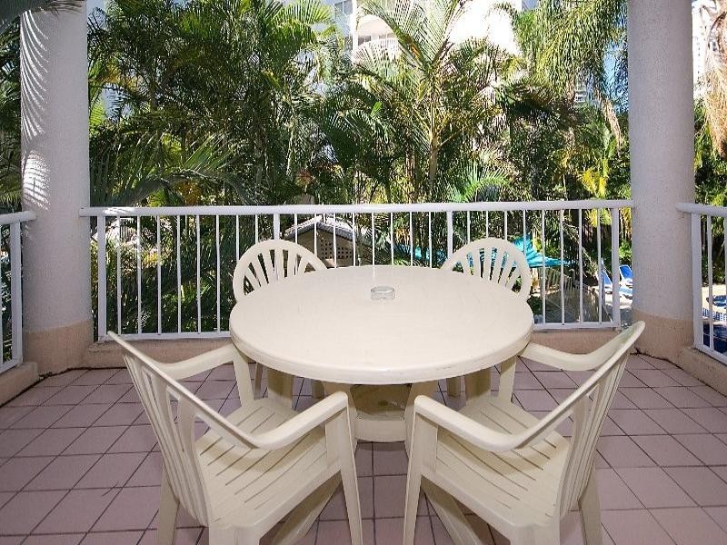 7/33 Beach Parade, Surfers Paradise QLD 4217