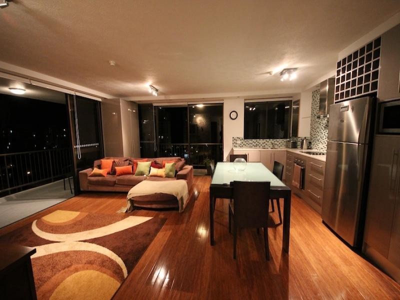 23/22 Armrick Ave, Broadbeach QLD 4218