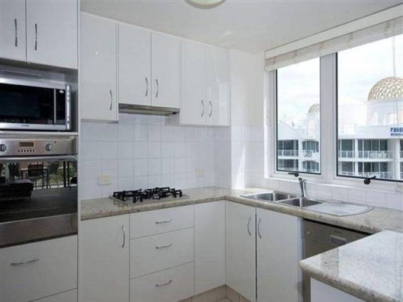 20 Queensland Ave, Broadbeach QLD 4218