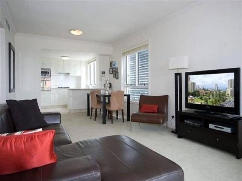 20 Queensland Ave, Broadbeach QLD 4218