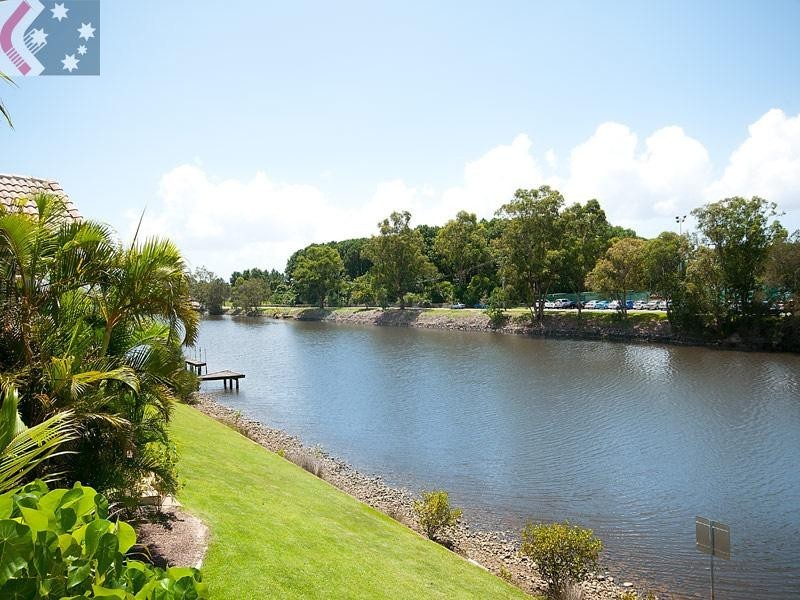 175/215 cottesloe drive, Mermaid Waters QLD 4218