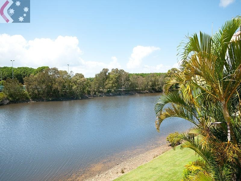 175/215 cottesloe drive, Mermaid Waters QLD 4218