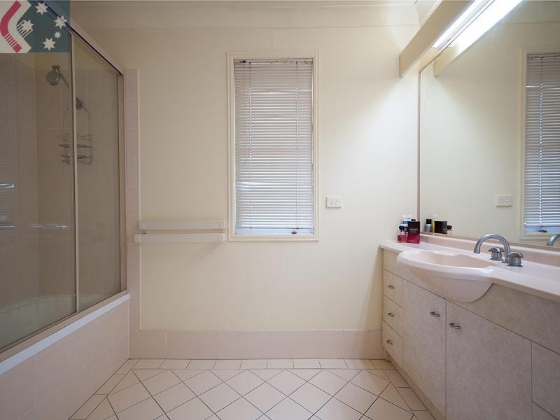 175/215 cottesloe drive, Mermaid Waters QLD 4218