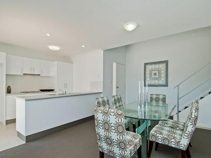 1 McAuley Parade, Pacific Pines QLD 4211