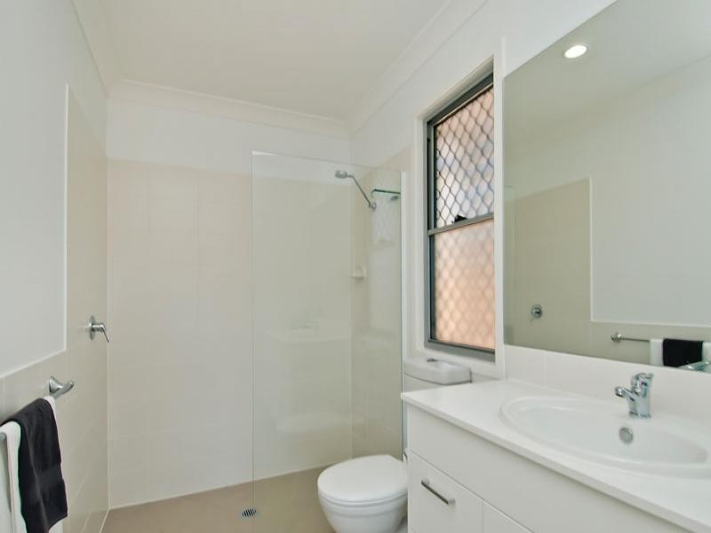 1 McAuley Parade, Pacific Pines QLD 4211