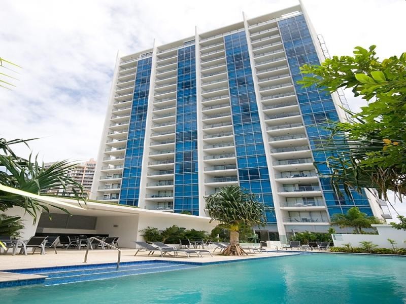 61/25 Surf Parade, Broadbeach QLD 4218
