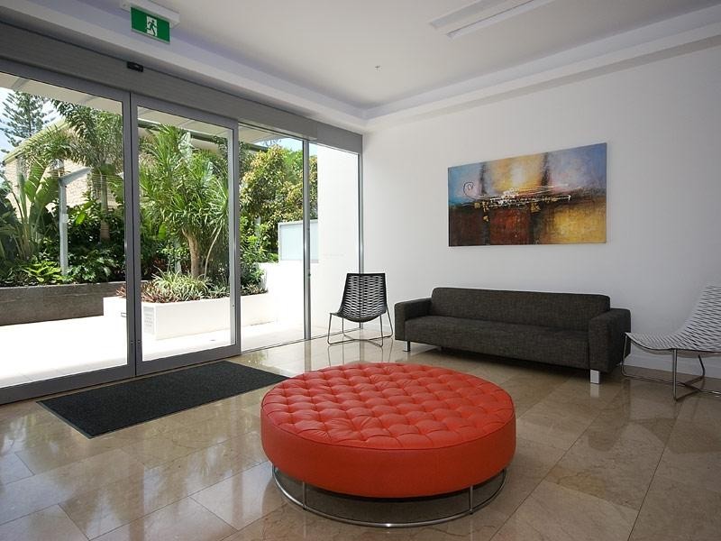 61/25 Surf Parade, Broadbeach QLD 4218