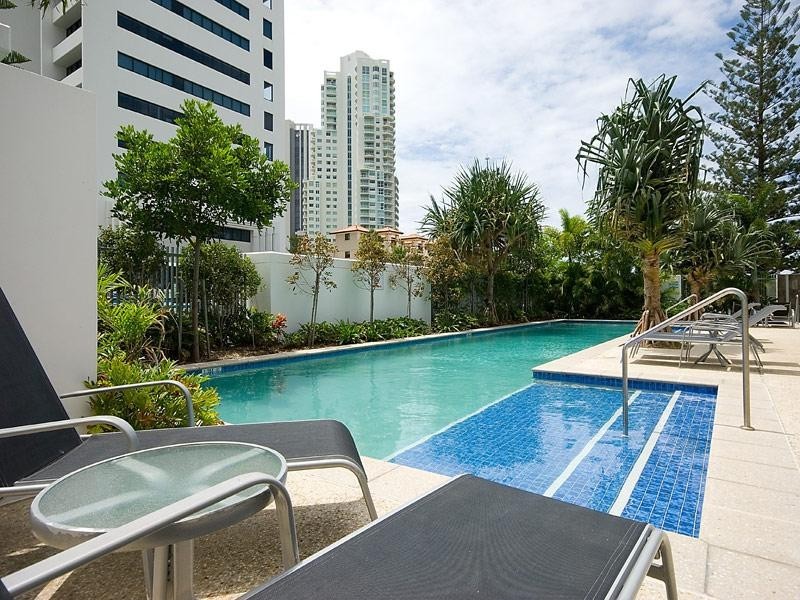 61/25 Surf Parade, Broadbeach QLD 4218