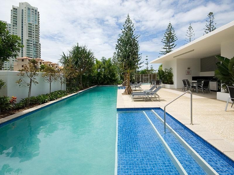 61/25 Surf Parade, Broadbeach QLD 4218