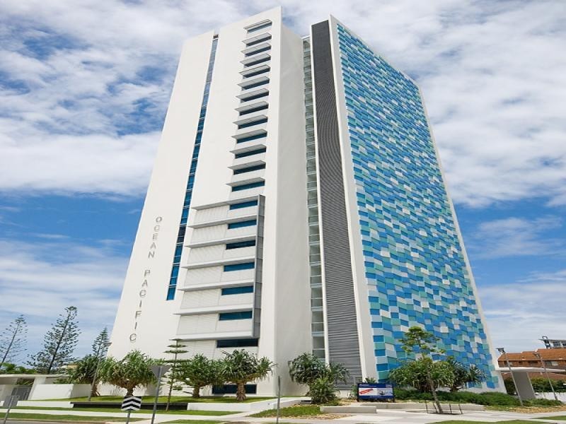61/25 Surf Parade, Broadbeach QLD 4218