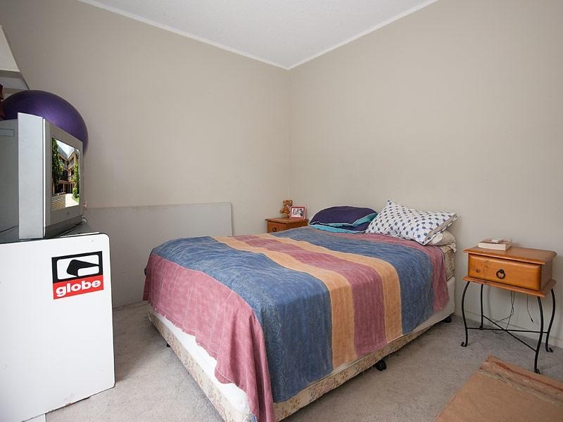 4/13 Surf Parade, Broadbeach QLD 4218