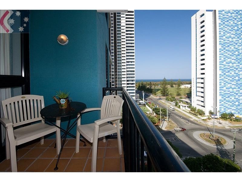 805-2/30 surf parade, Broadbeach QLD 4218