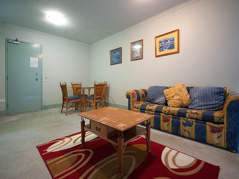 805-2/30 surf parade, Broadbeach QLD 4218