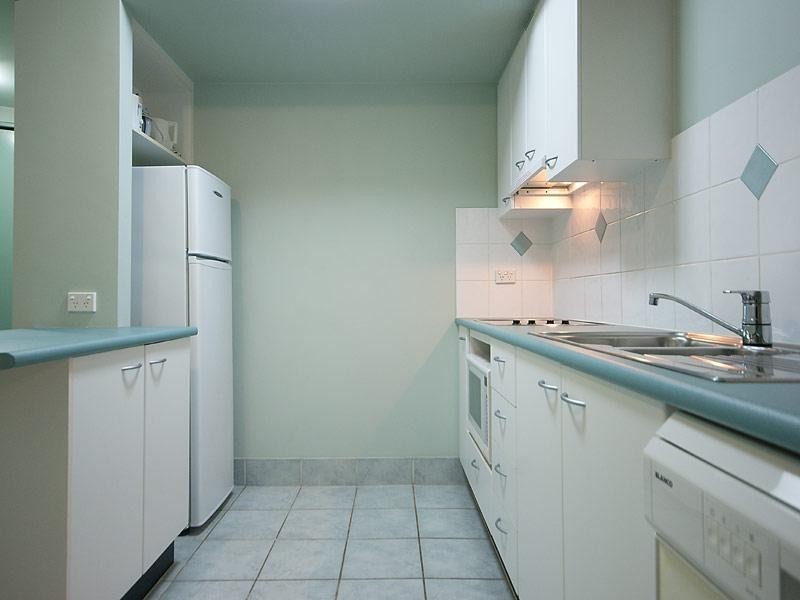 805-2/30 surf parade, Broadbeach QLD 4218