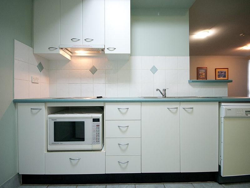 805-2/30 surf parade, Broadbeach QLD 4218