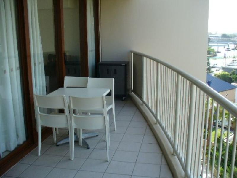 612/42 Surf Parade, Broadbeach QLD 4218