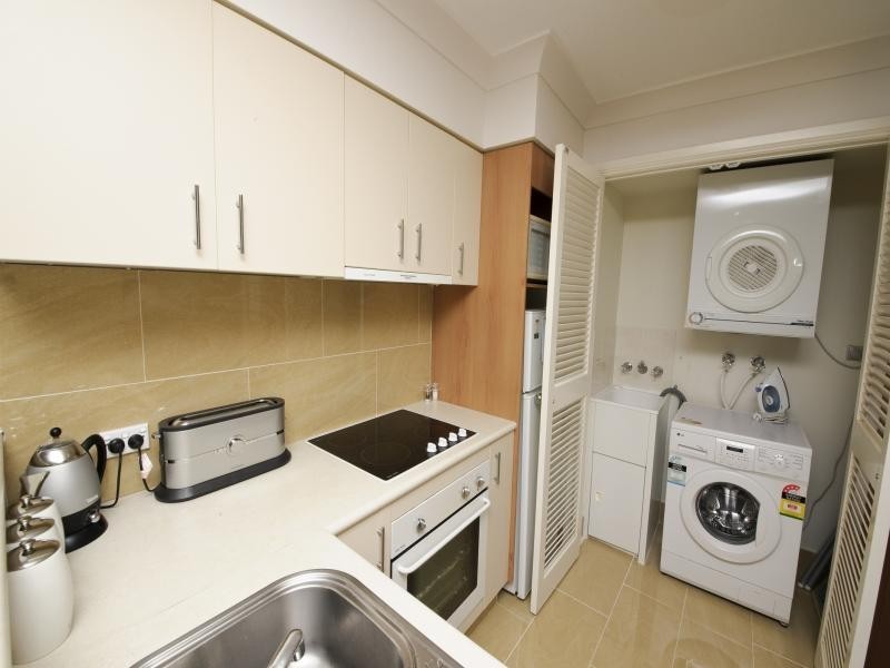 3028/2633 Gold Coast Highway, Broadbeach QLD 4218