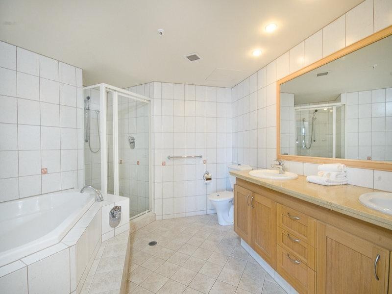 79-1/100 Old Burleigh Road, Broadbeach QLD 4218