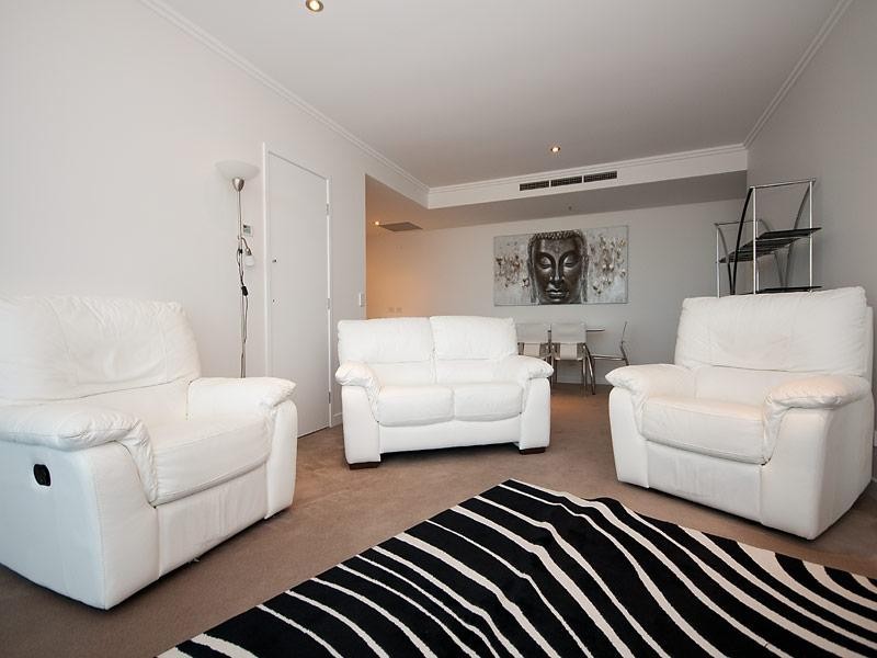 17/33 T.E.Peters Drive, Broadbeach Waters QLD 4218