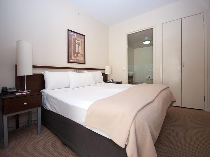 305/42 Surf Parade, Broadbeach QLD 4218
