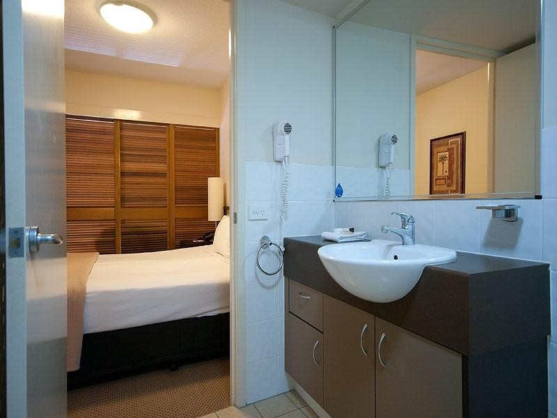 305/42 Surf Parade, Broadbeach QLD 4218