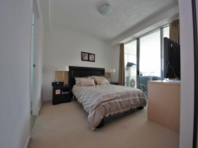 1103/18 Fern Street, Surfers Paradise QLD 4217