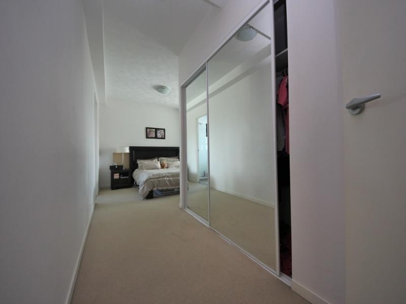 1103/18 Fern Street, Surfers Paradise QLD 4217