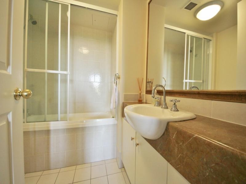 3035/2623 Gold Coast Highway, Broadbeach QLD 4218