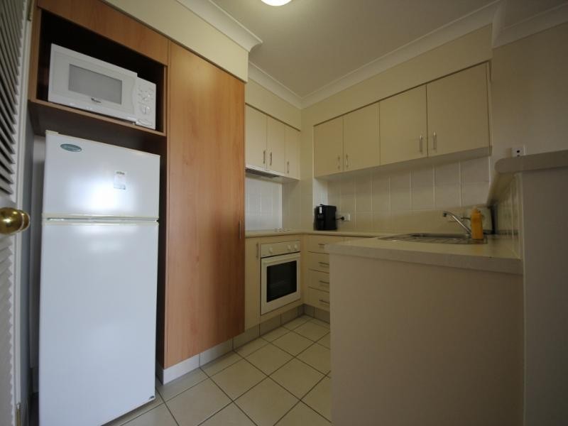 3035/2623 Gold Coast Highway, Broadbeach QLD 4218