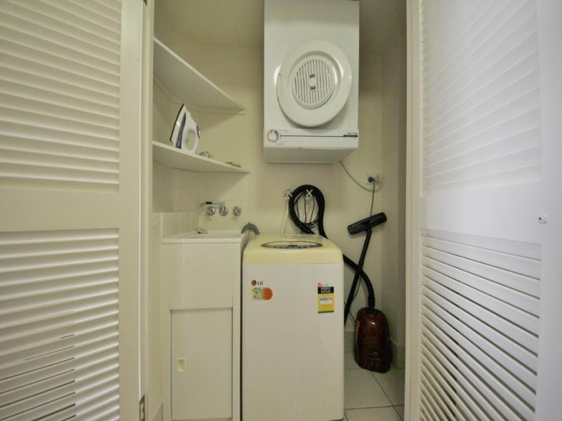 3035/2623 Gold Coast Highway, Broadbeach QLD 4218