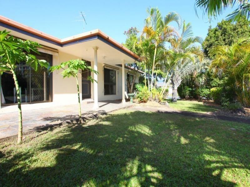 14 Fairway Drive, Clear Island Waters QLD 4226