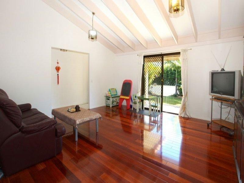 14 Fairway Drive, Clear Island Waters QLD 4226