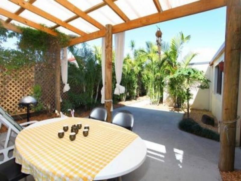 14 Fairway Drive, Clear Island Waters QLD 4226