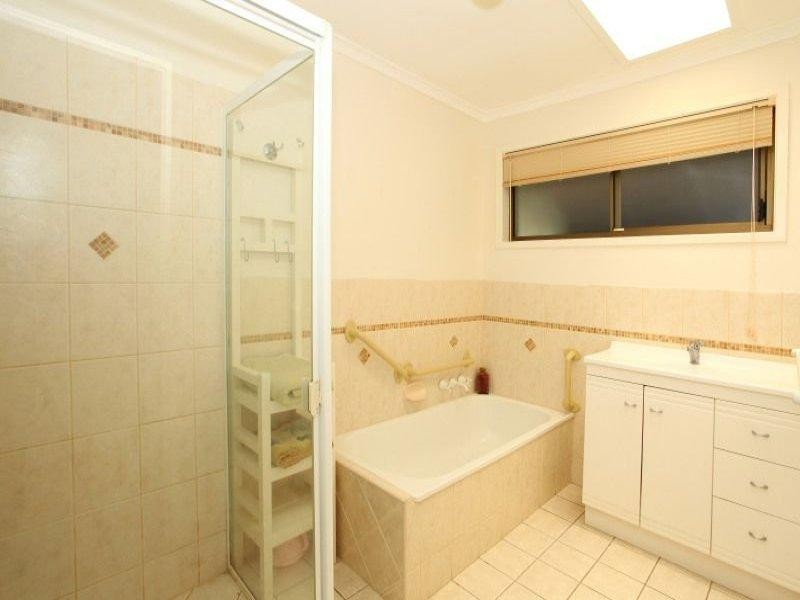 14 Fairway Drive, Clear Island Waters QLD 4226