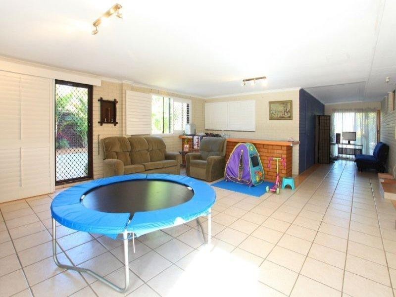 14 Fairway Drive, Clear Island Waters QLD 4226
