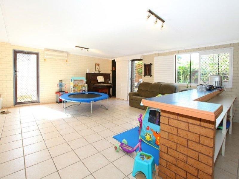 14 Fairway Drive, Clear Island Waters QLD 4226