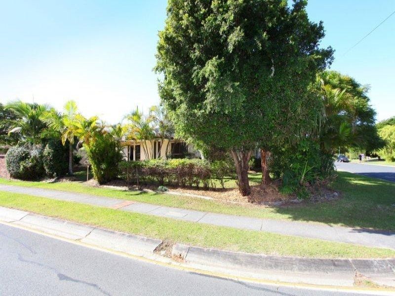 14 Fairway Drive, Clear Island Waters QLD 4226