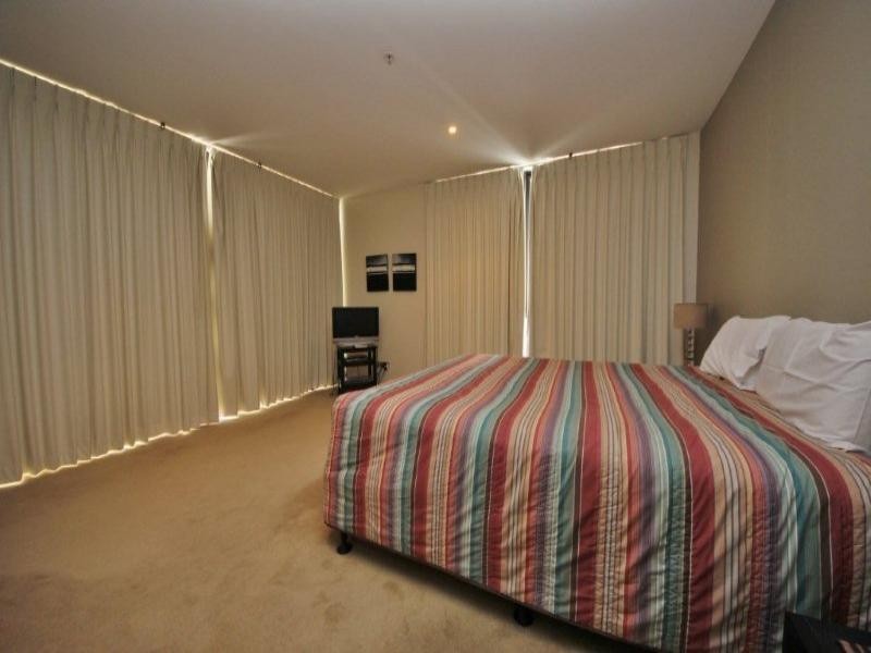 501/17-19 Albert Ave, Broadbeach QLD 4218