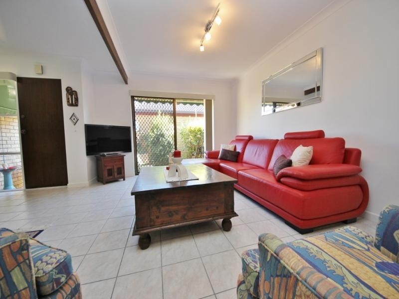 4/7 Aquila Court, Mermaid Waters QLD 4218