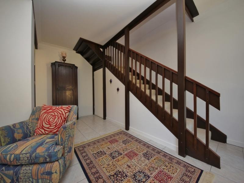 4/7 Aquila Court, Mermaid Waters QLD 4218