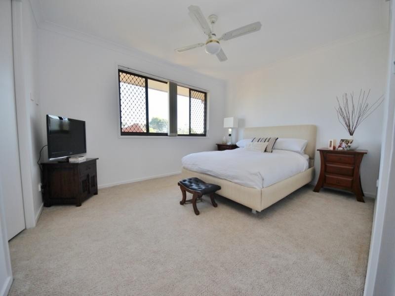 4/7 Aquila Court, Mermaid Waters QLD 4218