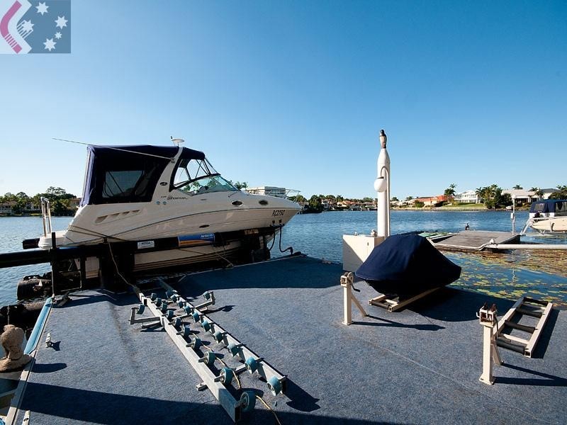 10 San Simeon Drive, Clear Island Waters QLD 4226