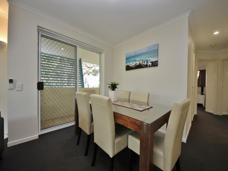 126/10 Alexandra Avenue, Broadbeach QLD 4218