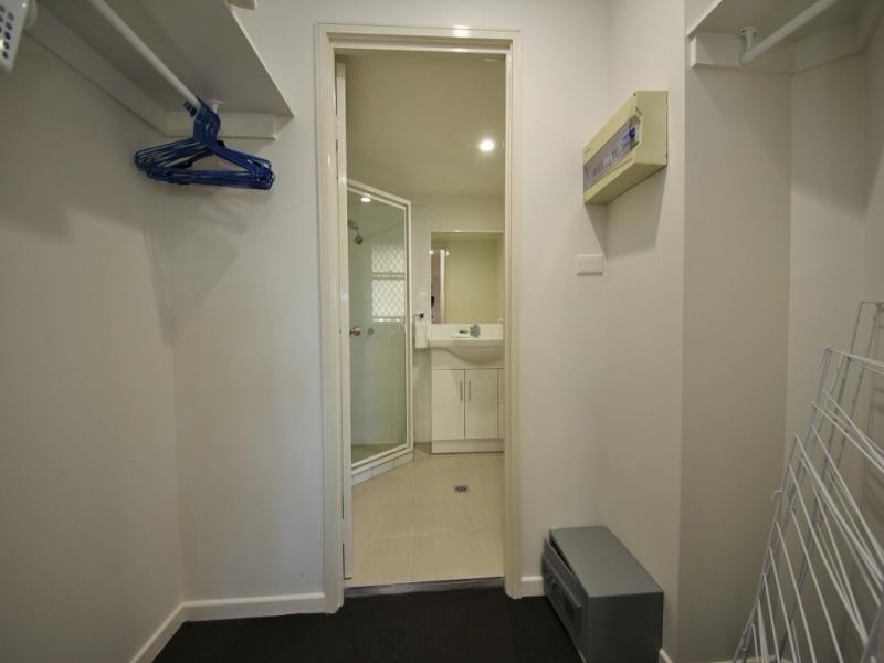 126/10 Alexandra Avenue, Broadbeach QLD 4218