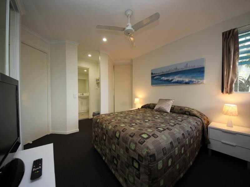 126/10 Alexandra Avenue, Broadbeach QLD 4218