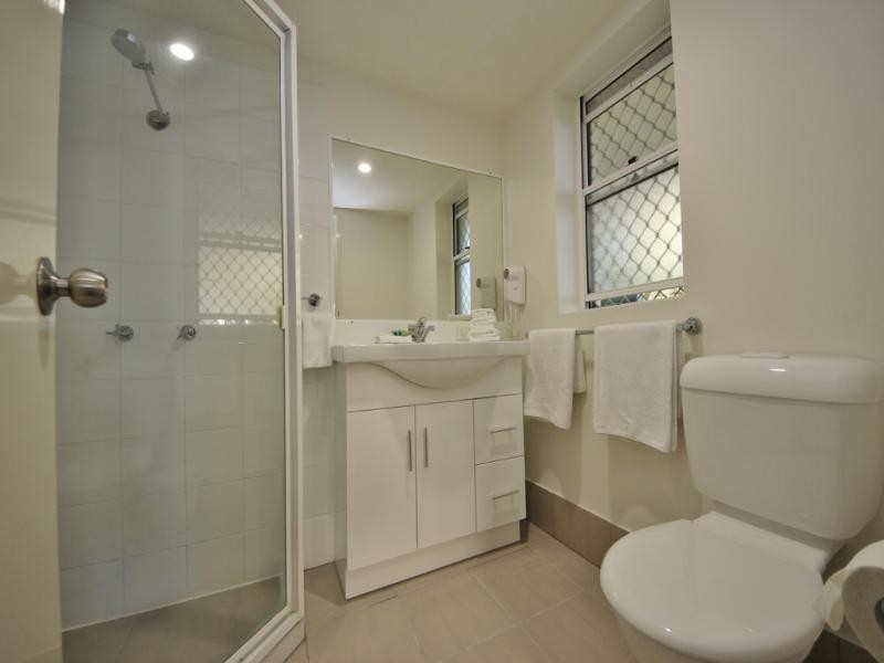 126/10 Alexandra Avenue, Broadbeach QLD 4218