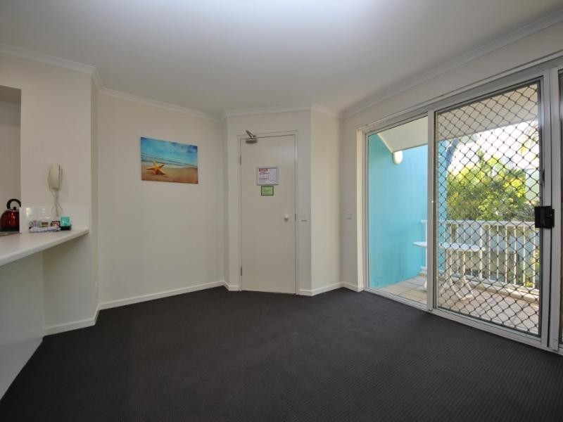 126/10 Alexandra Avenue, Broadbeach QLD 4218