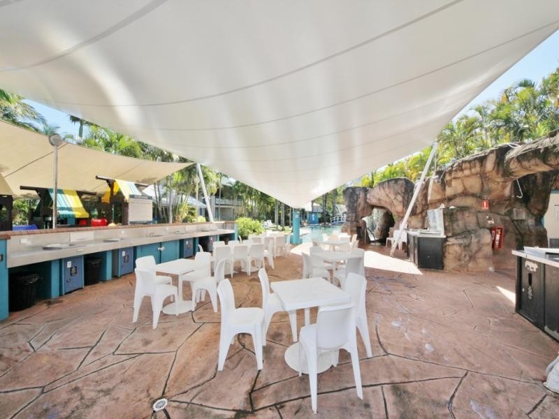 126/10 Alexandra Avenue, Broadbeach QLD 4218