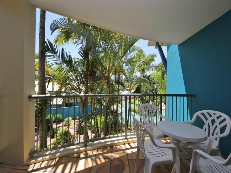 140/10 Alexandra Avenue, Broadbeach QLD 4218