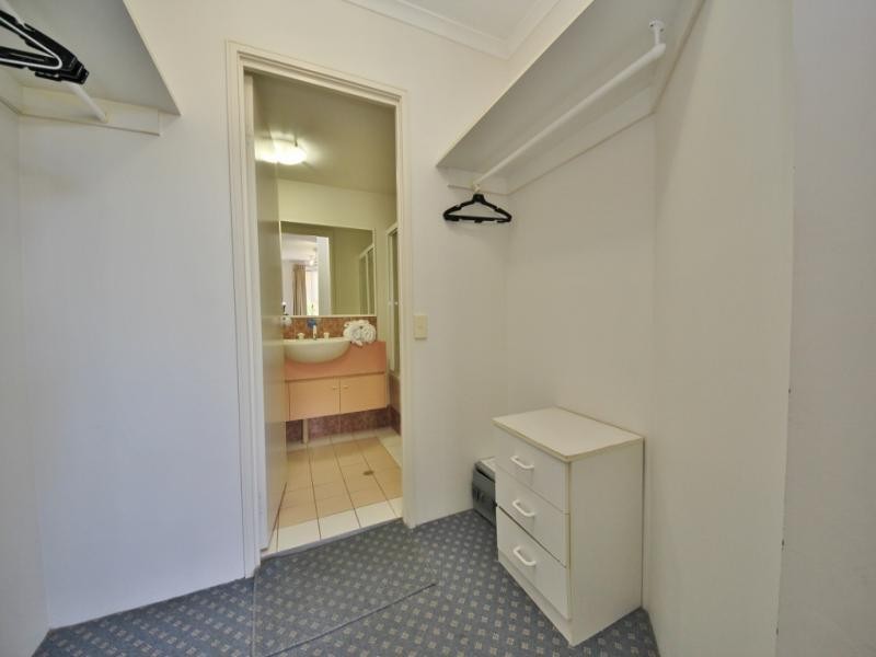 140/10 Alexandra Avenue, Broadbeach QLD 4218